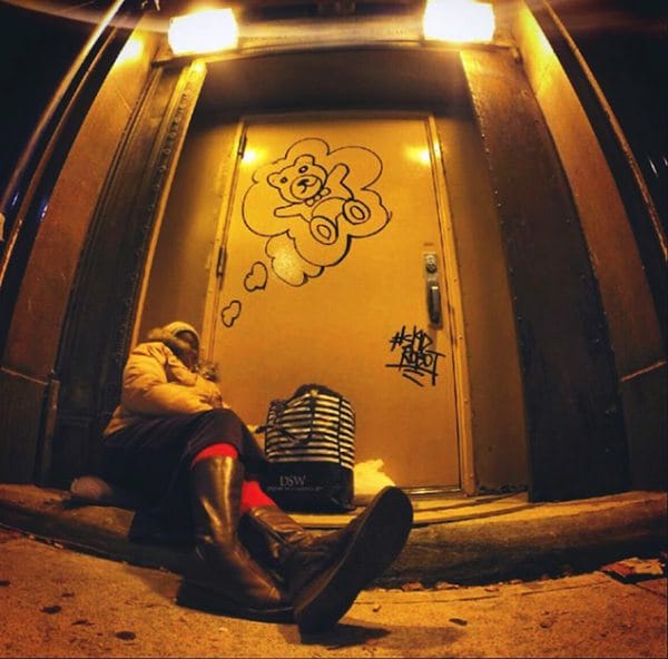 LA_Graffiti_Artist_Skidrobot_Humanizes_Homeless_People_By_Painting_Their_Dreams_2014_07