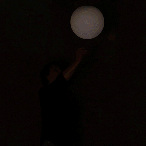 equilumen-mischer-traxler-light-distribution-glas-sphere-design-lighting-motion_dezeen_4-1